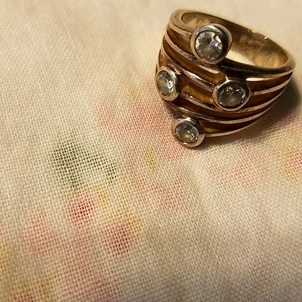 Beautiful ring - Picture 6 of 7